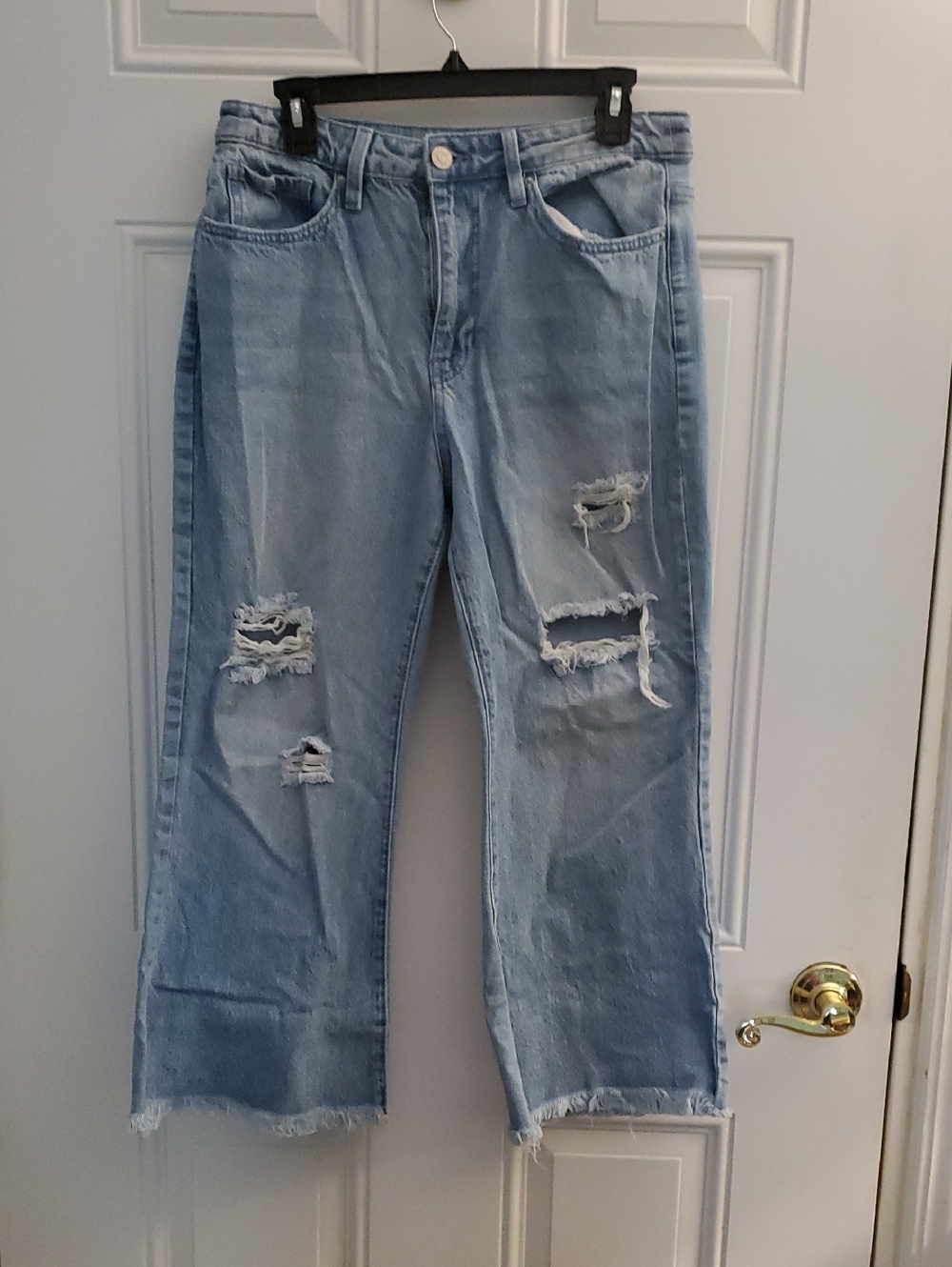 Light Blue Distressed Ankle Crop Jeans by